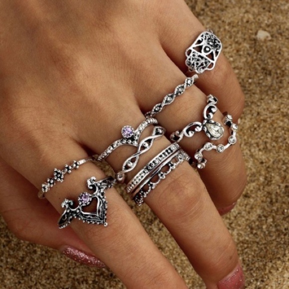 🎁 5/$35 || Gorgeous 10 Piece Ring Set - Picture 2 of 7